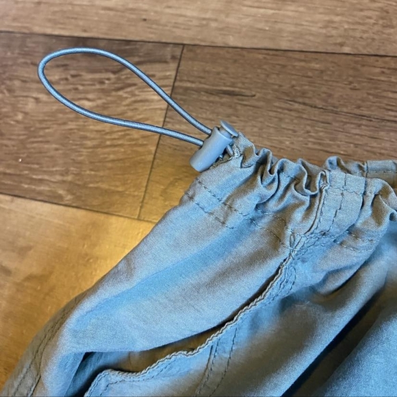 Aeropostale skirt with pockets - Picture 3 of 3